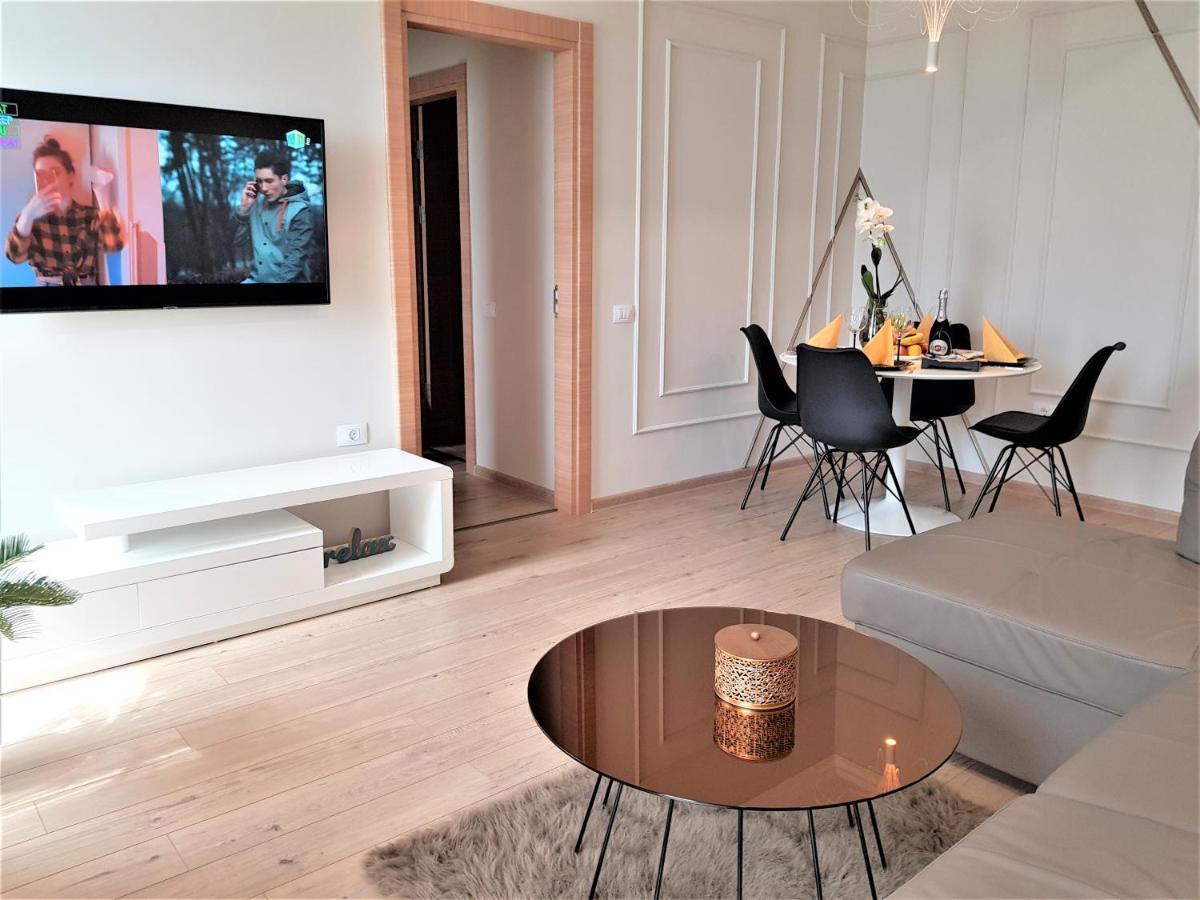 Evy Deluxe Apartment 마마이아 외부 사진
