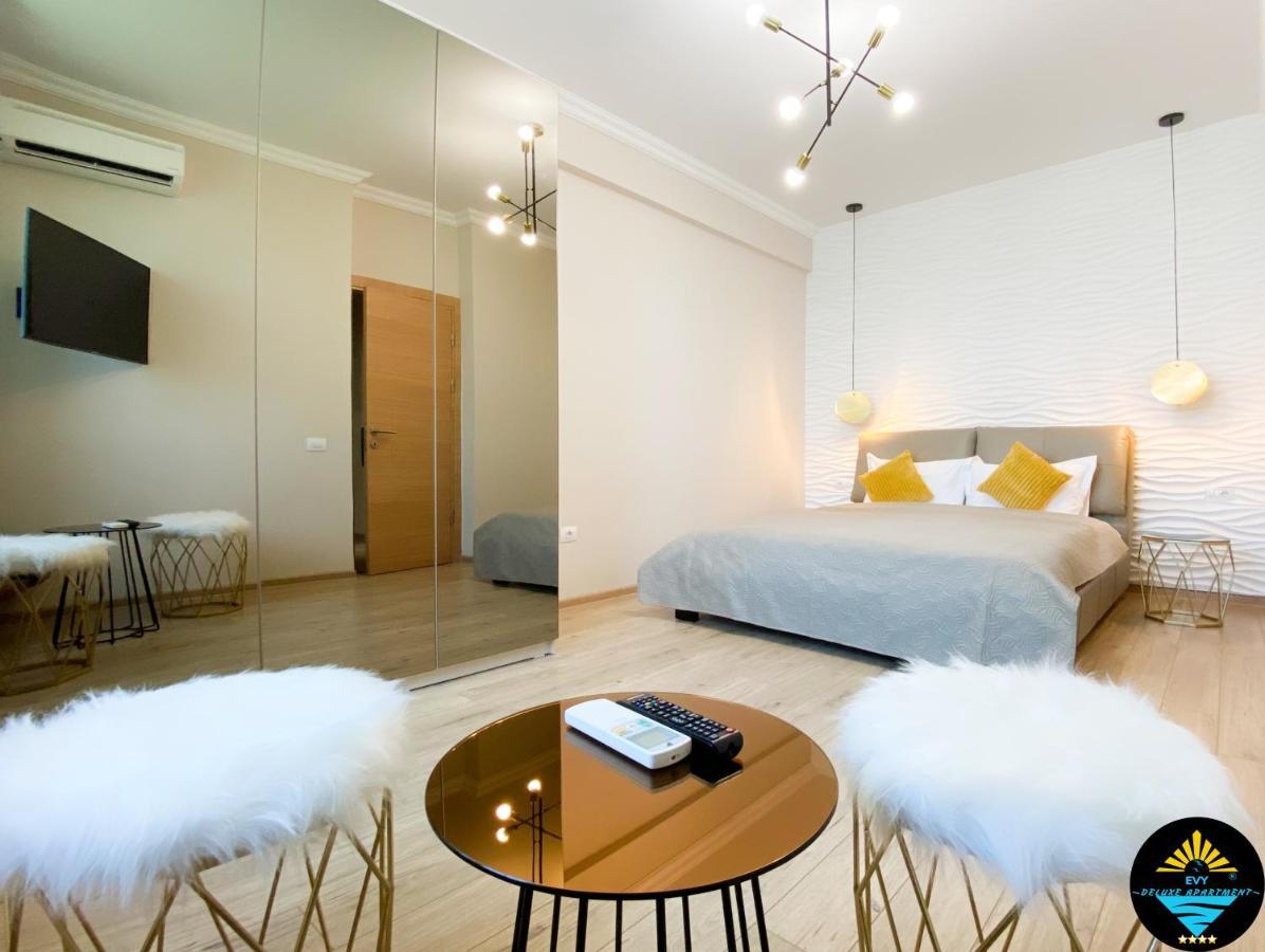 Evy Deluxe Apartment 마마이아 외부 사진