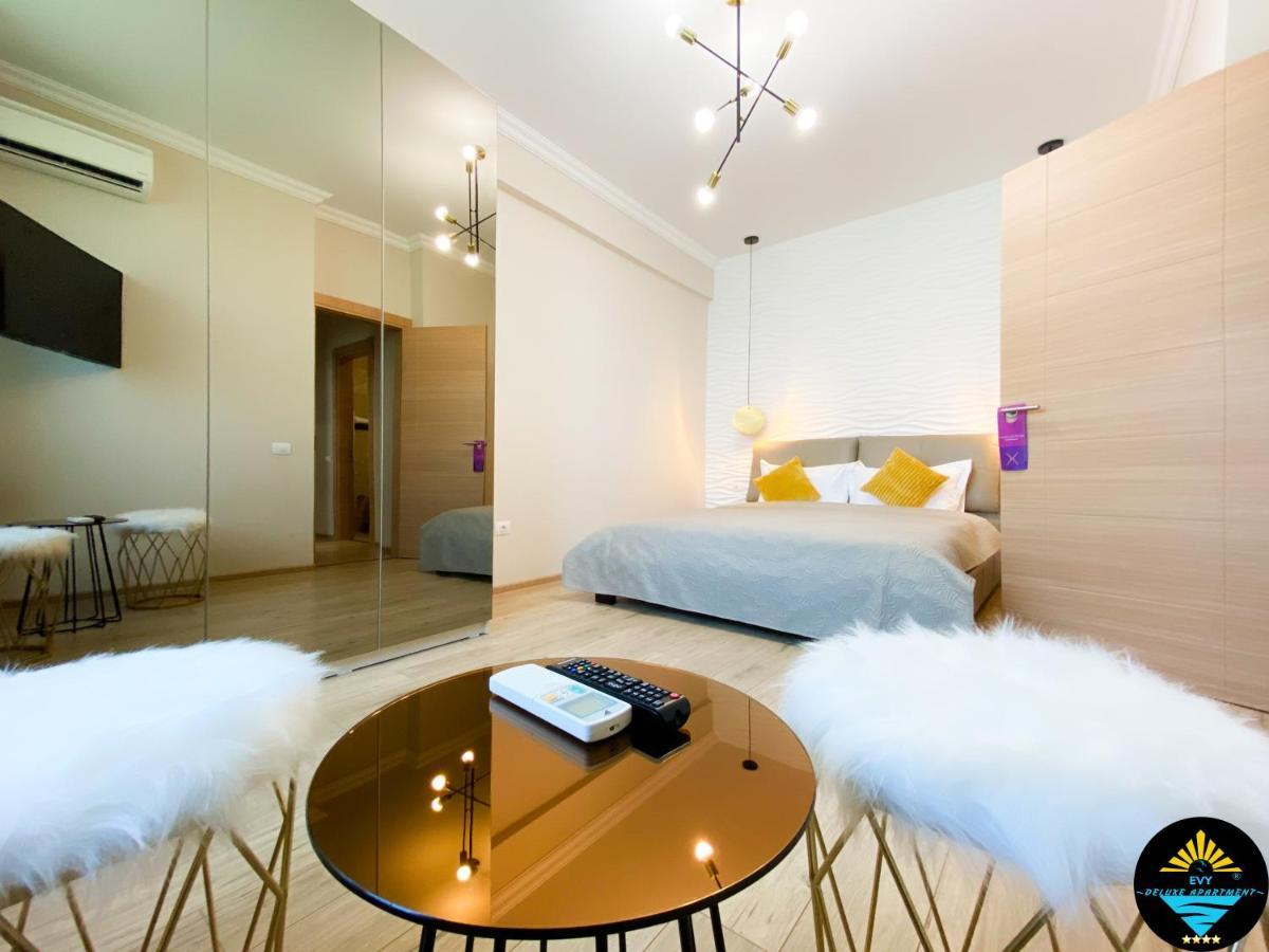 Evy Deluxe Apartment 마마이아 외부 사진