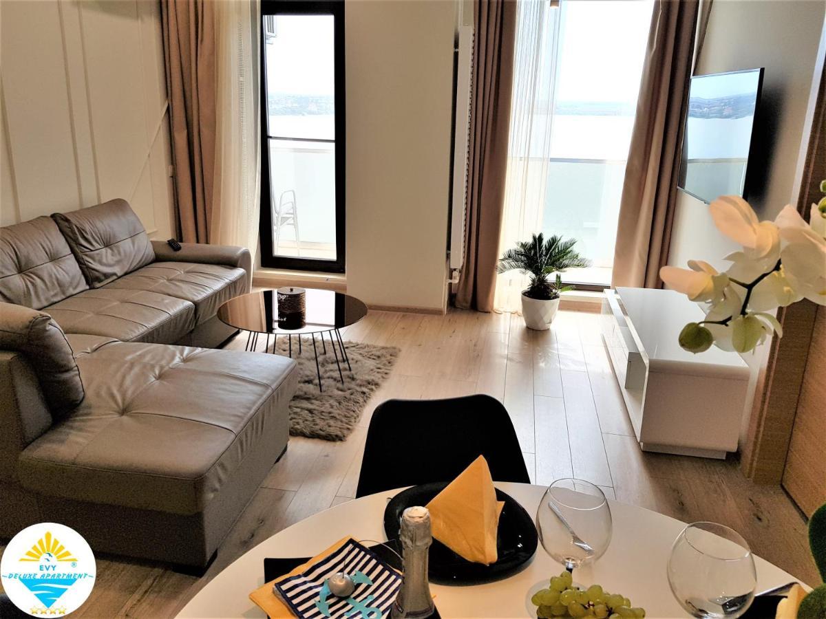Evy Deluxe Apartment 마마이아 외부 사진