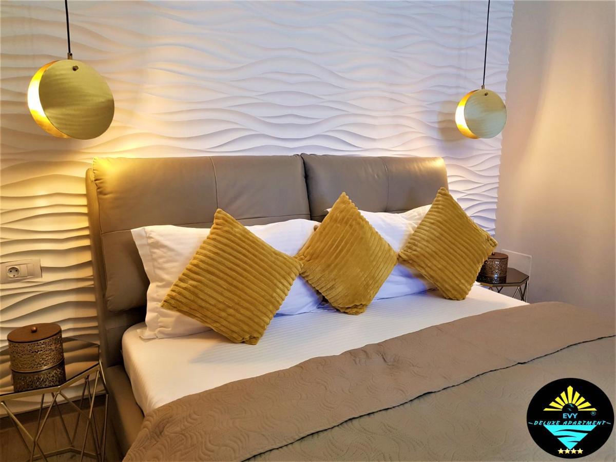 Evy Deluxe Apartment 마마이아 외부 사진